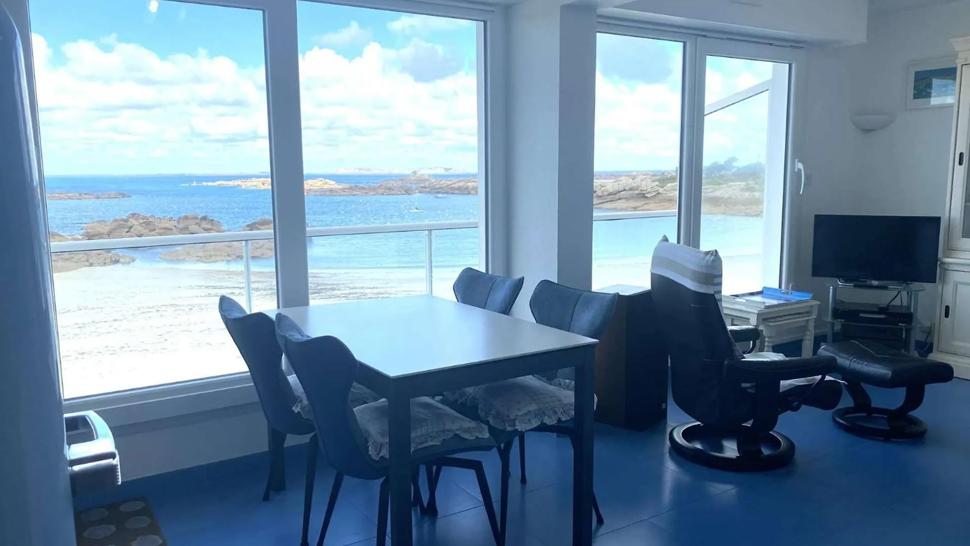 Appartement 1 Chambre Vue Exceptionnelle Sur Mer, Plage De La Greve Blanche Tregastel - Ref 793 Apartamento